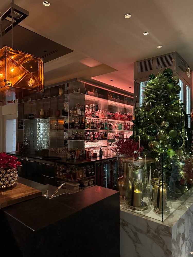 The bar at CottoCrudo