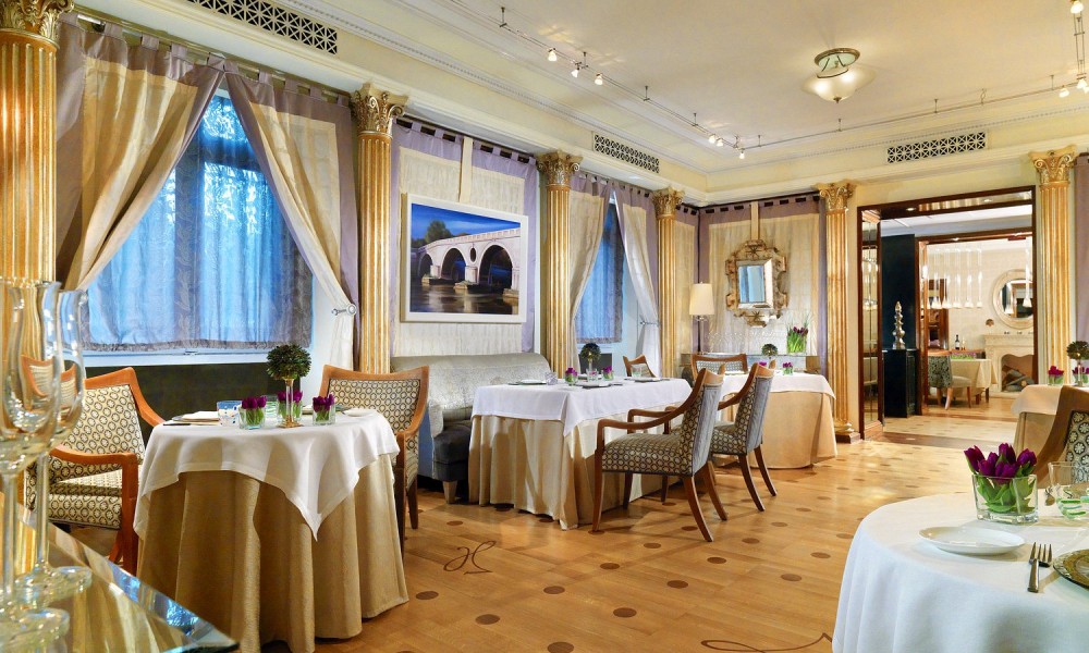 A Luxury Roman Holiday: A Stay at the St. Regis Rome 11 A Roman feast at Vivendo