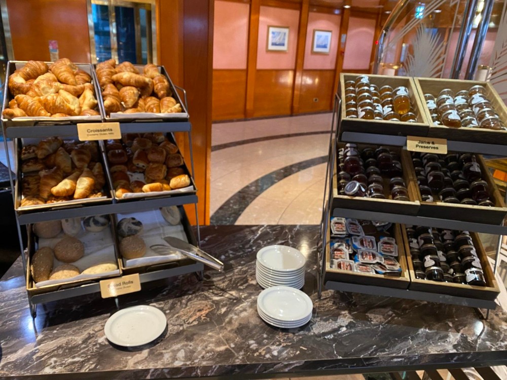 Staying in Royal Victoria: Sunborn Yacht Hotel London 15 Sunborn breakfast