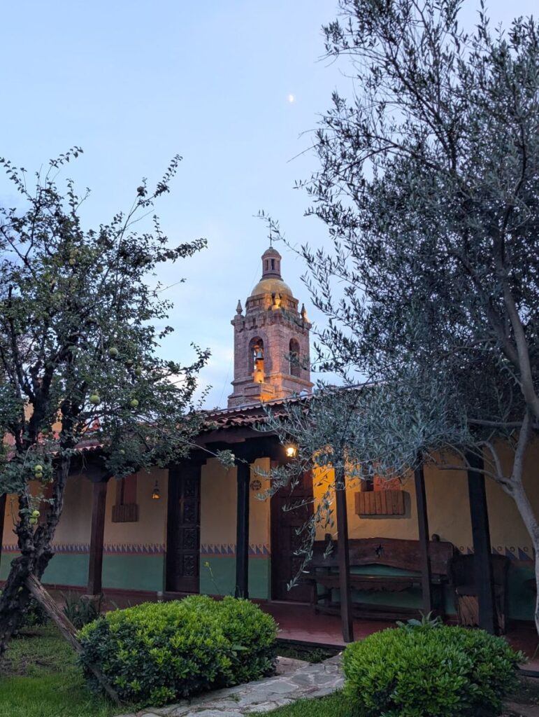 Hotel Mision Cerocahui Exterior Evening