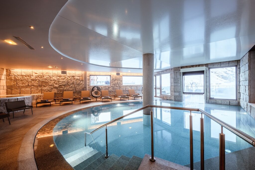 Exquisite Escapism in the Snow: Altapura Val Thorens 14 4