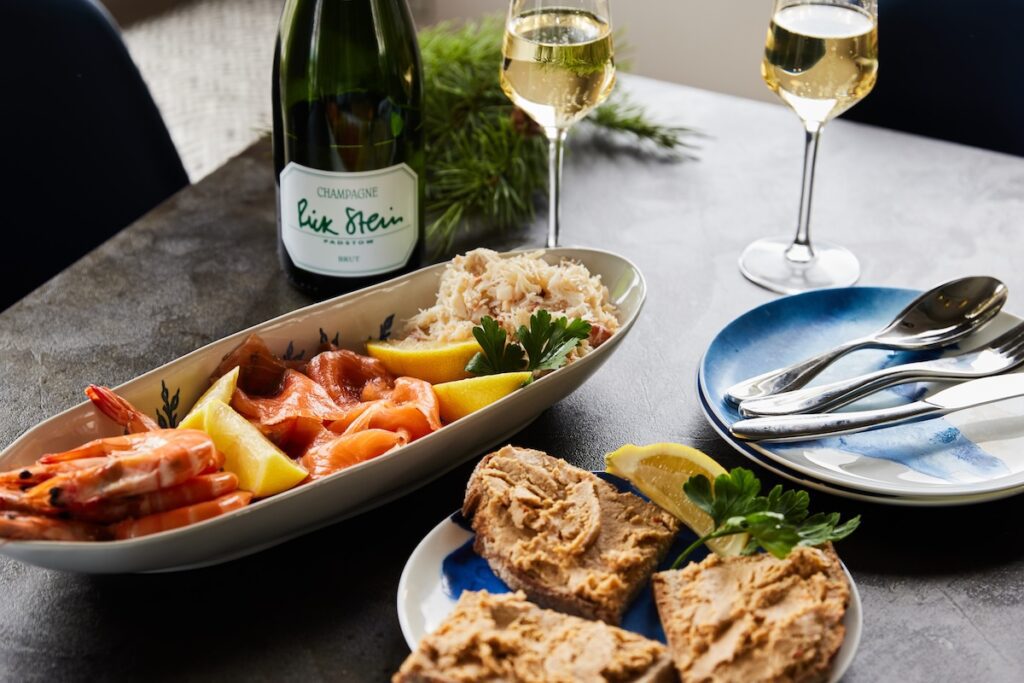 Ultimate Christmas Food Gift Guide: Luxury Treats, Gadgets & Gourmet Essentials 20 Christmas Seafood Platter