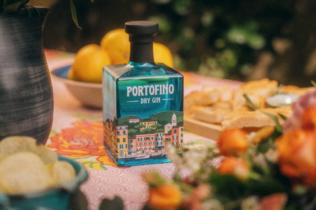 Christmas Spirits & Cocktails: Vodka, Gin, Whisky, Rum & Festive Pre-Mixed Drinks 17 Portofino