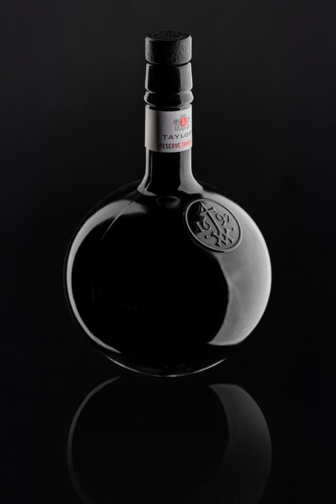 Taylors Historical Collection The Globe Black BG 04