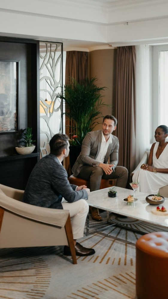 jw buhro executive lounge friends 35009 Wide Ver